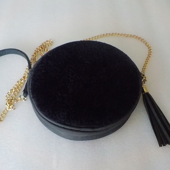 Faux Fur Round Bag - Picture 5 of 7